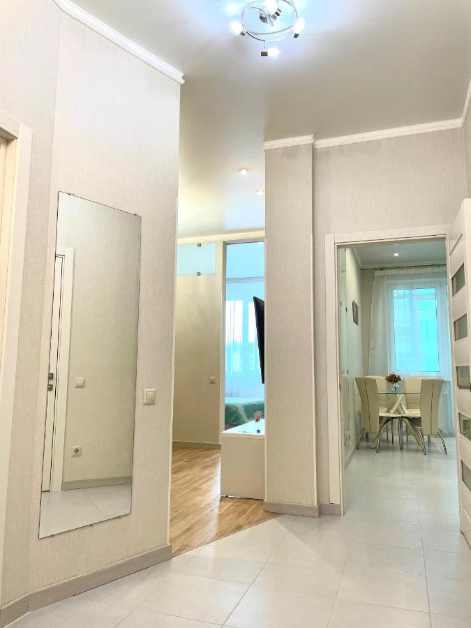 Navit Luxury Apartments With Breakfast Near The Railway Station, The City Center And The Park Kiev Buitenkant foto