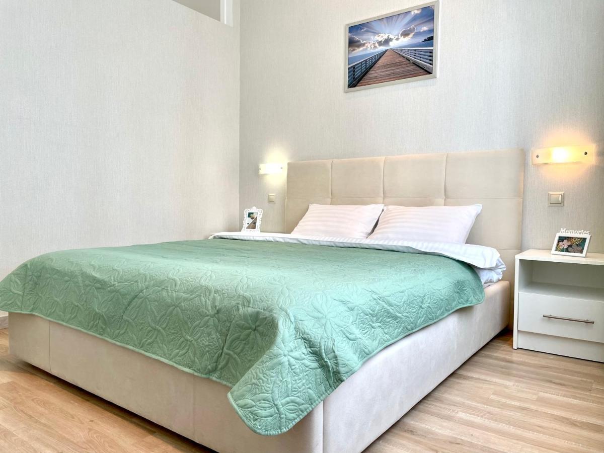 Navit Luxury Apartments With Breakfast Near The Railway Station, The City Center And The Park Kiev Buitenkant foto