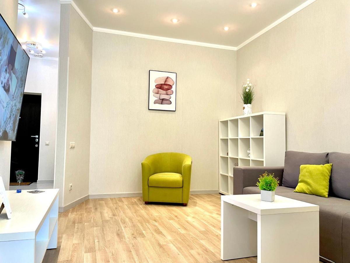 Navit Luxury Apartments With Breakfast Near The Railway Station, The City Center And The Park Kiev Buitenkant foto