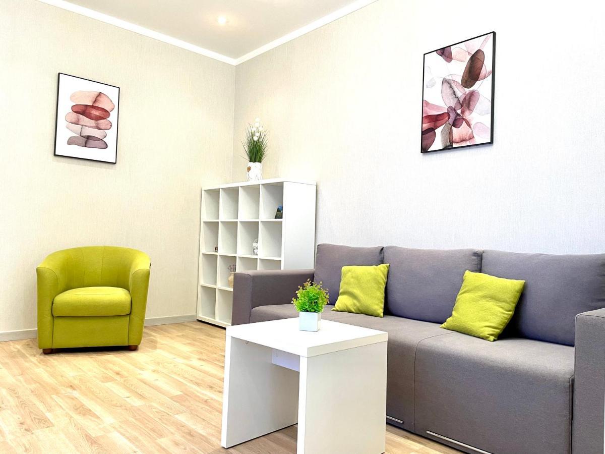 Navit Luxury Apartments With Breakfast Near The Railway Station, The City Center And The Park Kiev Buitenkant foto
