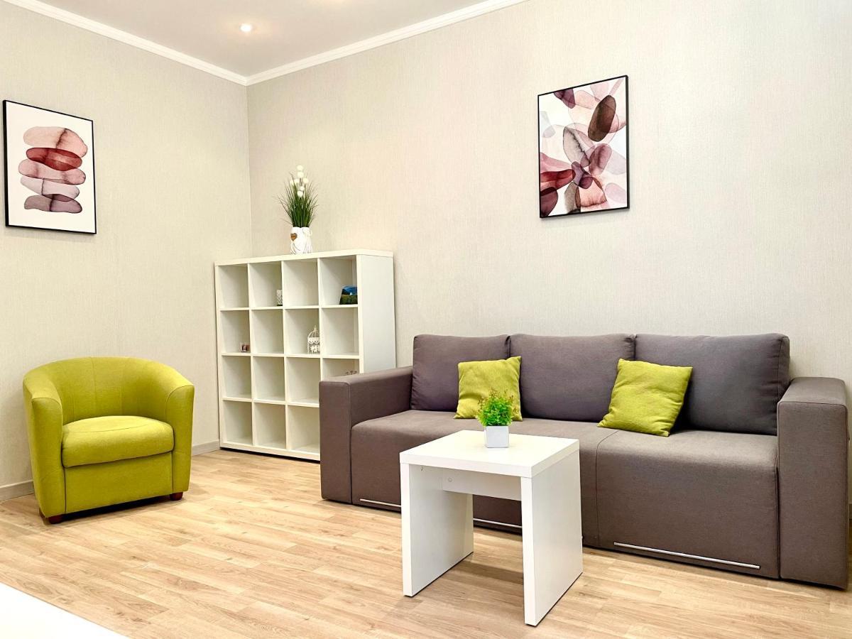 Navit Luxury Apartments With Breakfast Near The Railway Station, The City Center And The Park Kiev Buitenkant foto