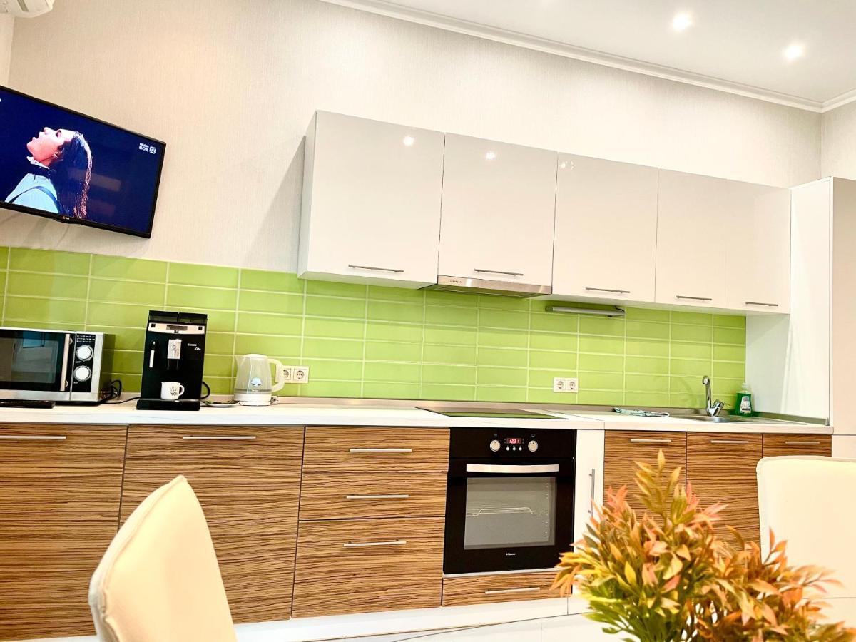 Navit Luxury Apartments With Breakfast Near The Railway Station, The City Center And The Park Kiev Buitenkant foto